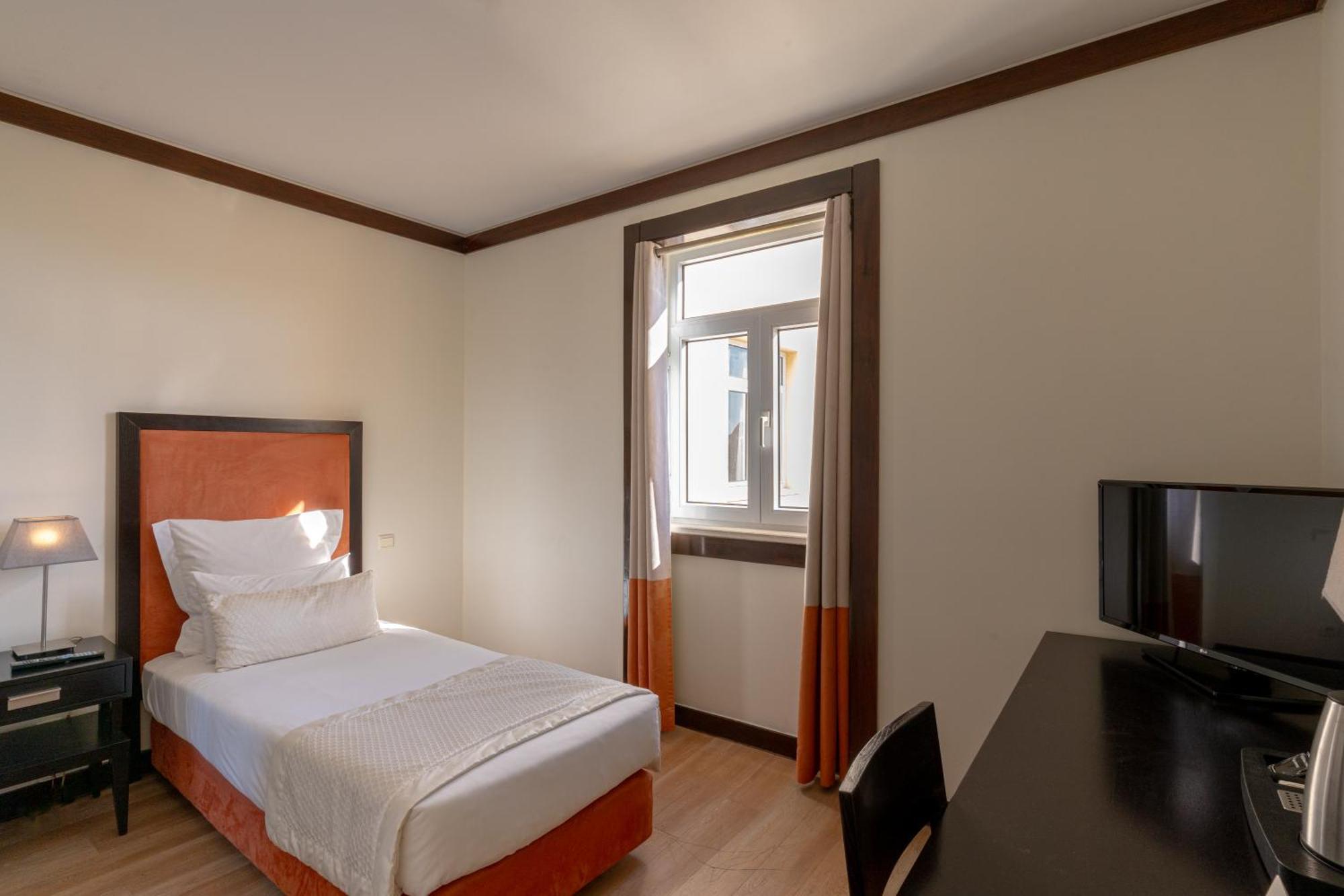 Hotel Inglaterra - Charme & Boutique เอสตอริล ภายนอก รูปภาพ